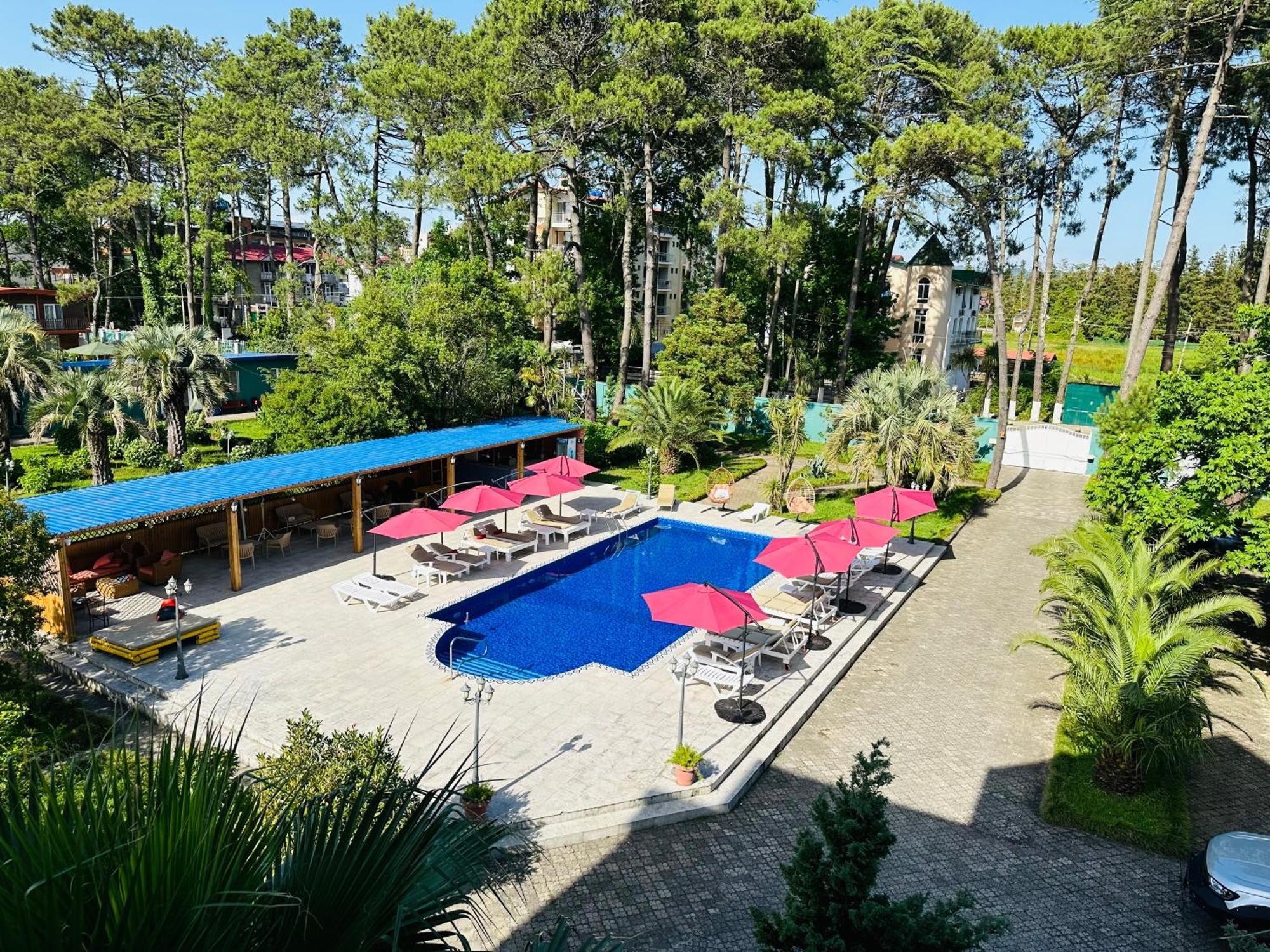 Claude Monet Beach Hotel Ureki Exteriör bild