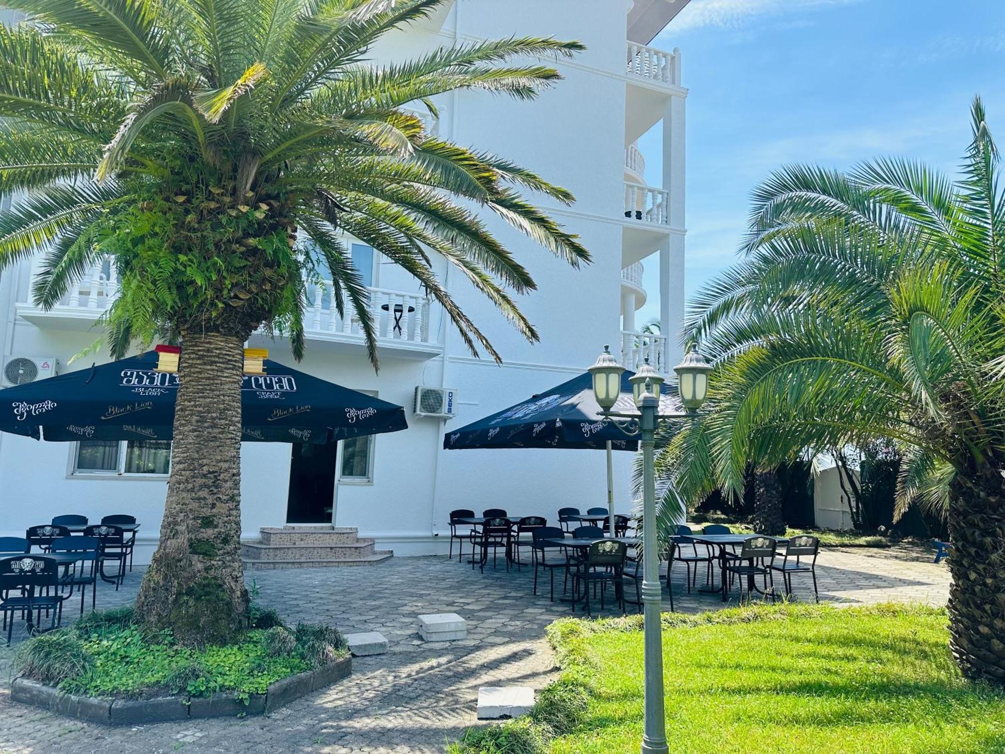 Claude Monet Beach Hotel Ureki Exteriör bild