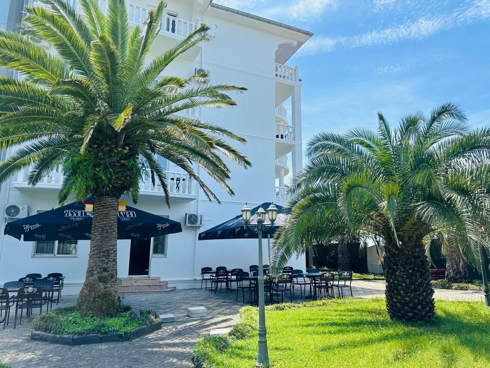 Claude Monet Beach Hotel Ureki Exteriör bild